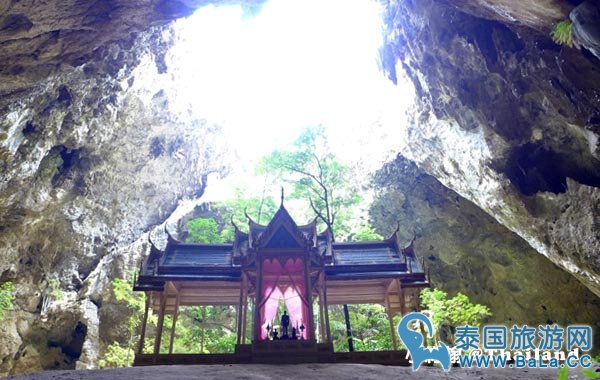 华欣著名奇特景点--帕亚那空穴中庙Phraya Nakhon Cave