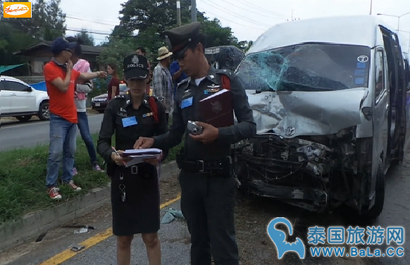 小货车失控撞麵包车 11中国客受伤