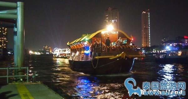 泰国曼谷跨年Na Benjarong 昭披耶河游船