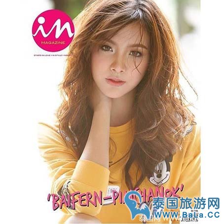 “小水”吕爱惠性感写真照片 小露香肩,眼神迷人