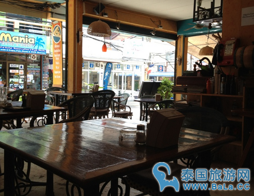 龟岛第一间法国餐厅Café Del Sol  靠近码头
