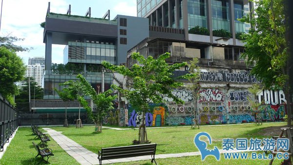 曼谷拍照新景点--VIE饭店旁涂鸦公园@BTS Ratchathewi2出口
