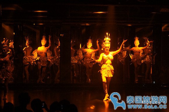 曼谷好看小众的人妖秀场--Calypso Cabaret Show 小而美的精致剧场