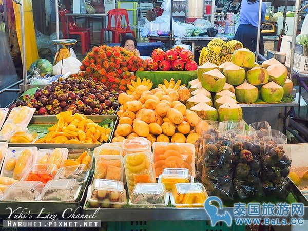 华欣夜市Chatchai Night Market每天都开的美食购物一条街