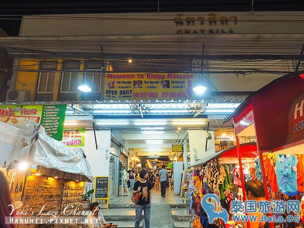 华欣夜市Chatchai Night Market每天都开的美食购物一条街