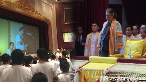 泰国诗琳通公主代表国王陛下出席朱拉隆功大学学位授予典礼