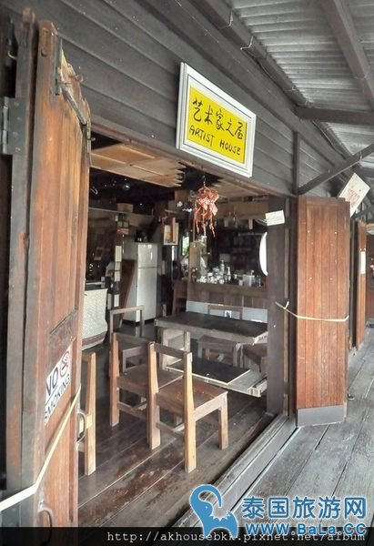 到曼谷河畔看免费国家级木偶剧 体会水上人家悠闲慢生活