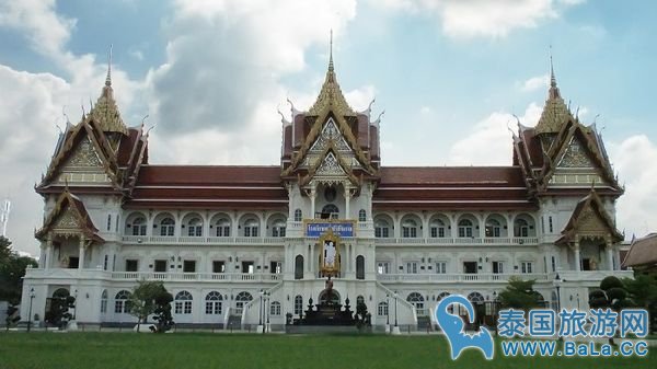 曼谷MRT紫色捷运攻略:沿线8大景点,商场夜市、美食(附16站英泰对照表)