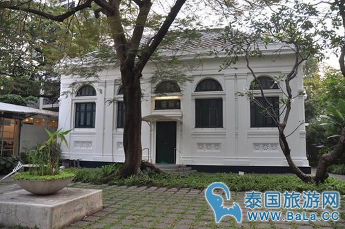 曼谷BTS Chong Nonsi站附近欧式图书馆Neilson Hays Library