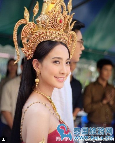 泰剧《三面娜迦》女主taew剧照泰美 古典美女气质尽显