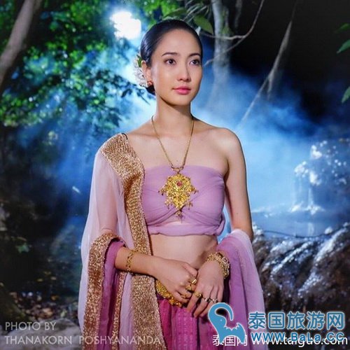 泰剧《三面娜迦》女主Taew剧照泰美 古典美女气质尽显