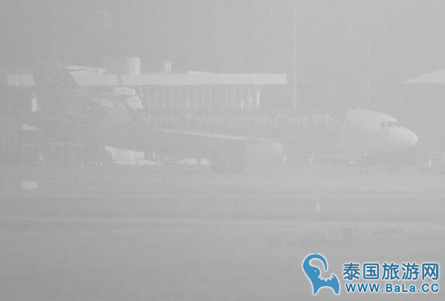 清迈大雾弥漫能见度低 但不影响飞机起降