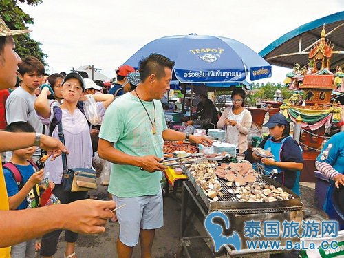 曼谷安帕瓦水上市场怎么玩?美食、酒庄一样都不能少