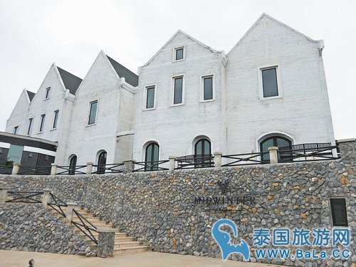 曼谷安帕瓦水上市场怎么玩?美食、酒庄一样都不能少