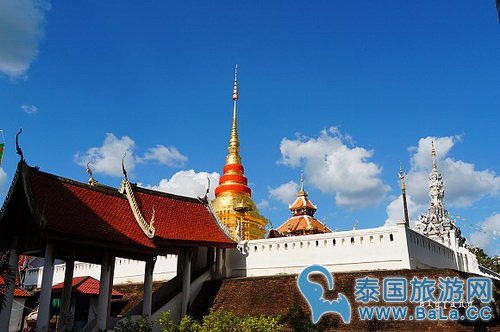 泰国南邦府景点：马场王国上的三座极具特色寺庙