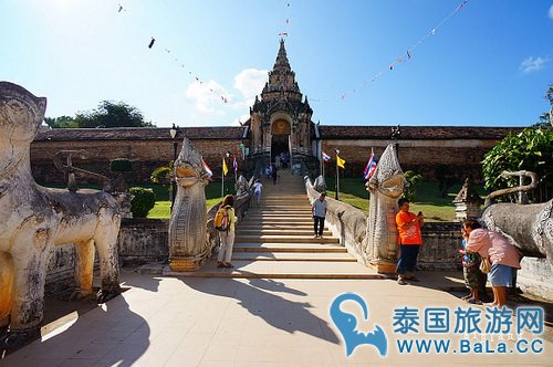 泰国南邦府景点：马场王国上的三座极具特色寺庙