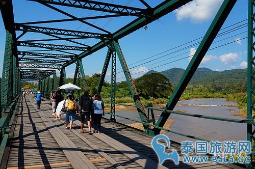 泰国拜县布施之旅教你如何正确布施