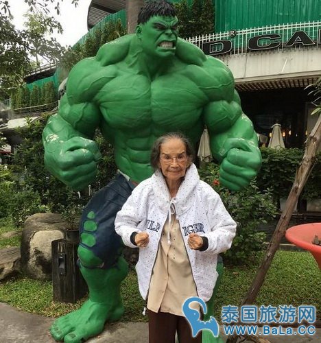 泰国娱乐圈老前辈Mansri Israngura过95岁生日 年轻态满满