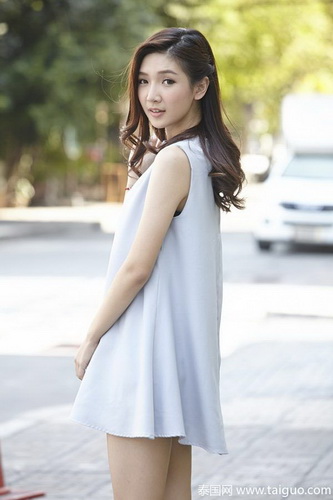 泰国朱拉隆功大学校服美女 清新可爱惹人怜