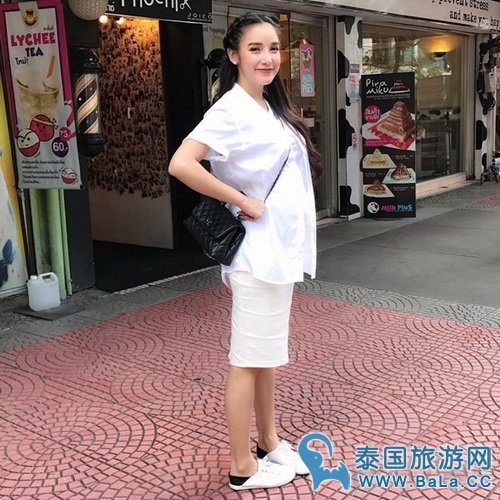 泰星Pat孕6个月晒泰服照 颜好气色佳引网友纷纷点赞