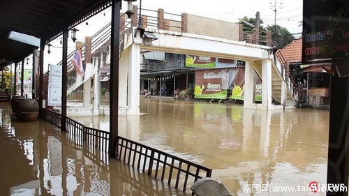 泰国著名水上市场_安帕瓦水上市场被淹 近期前往的游客多关注实时动态