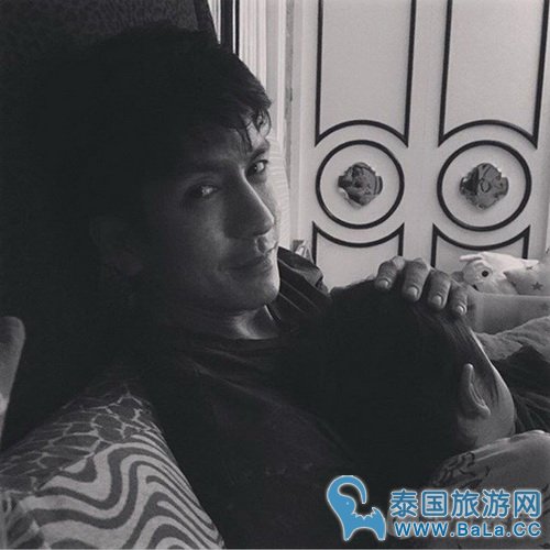 泰国国民老公Tik带娃日常 帅萌的让人受不了