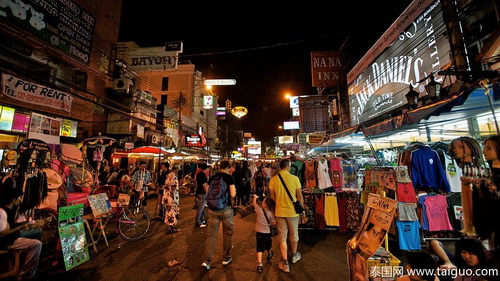 曼谷考山路取消水灯节和新年跨年娱乐活动