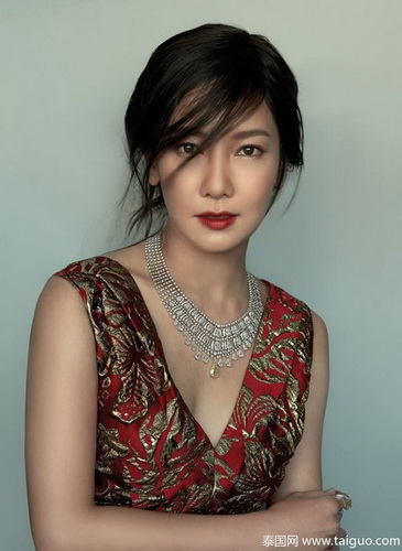 Noon 11月《VOGUE》杂志封面写真 这颜值气质简直了