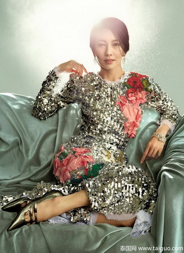 Noon 11月《VOGUE》杂志封面写真 这颜值气质简直了