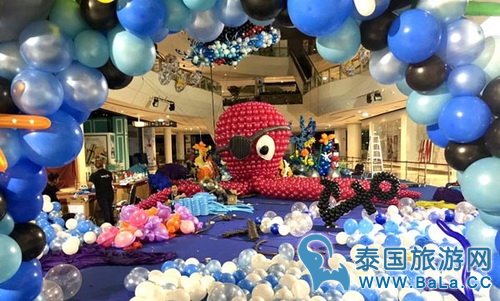 紫色捷运Talad Bang Yai站的Central Plaza Westgate购物商场