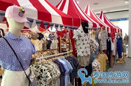 紫色捷运Talad Bang Yai站的Central Plaza Westgate购物商场