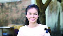 泰国甜歌皇后晒水灯节甜美美照或无数网友点赞好评