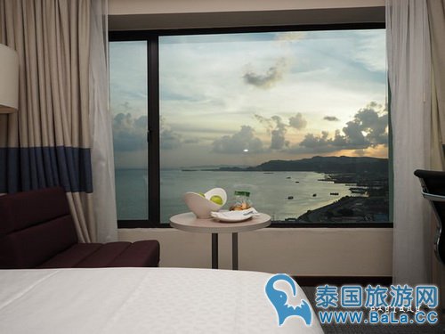 巴沙带楼顶游泳池的海景房酒店Four Points Sandakan