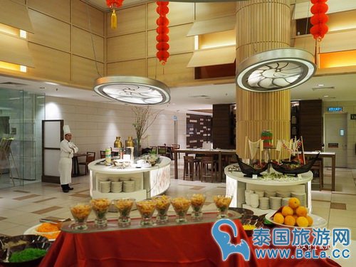 巴沙带楼顶游泳池的海景房酒店Four Points Sandakan