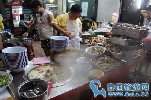 曼谷唐人街中国城街头路边摊小吃和大排档
