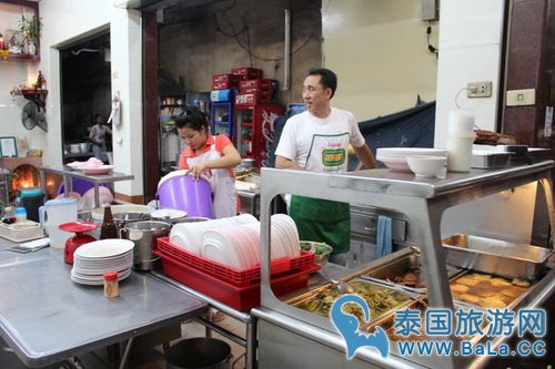 曼谷唐人街中国城街头路边摊小吃和大排档
