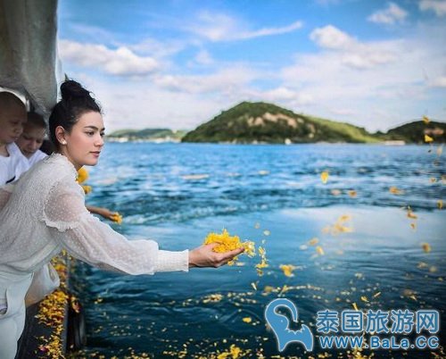 泰国女星Kim父亲葬礼结束 Kim发文致谢各方