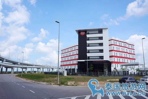 吉隆坡机场附近酒店Tune Hotel Klia2 在哪?如何从机场走到酒店
