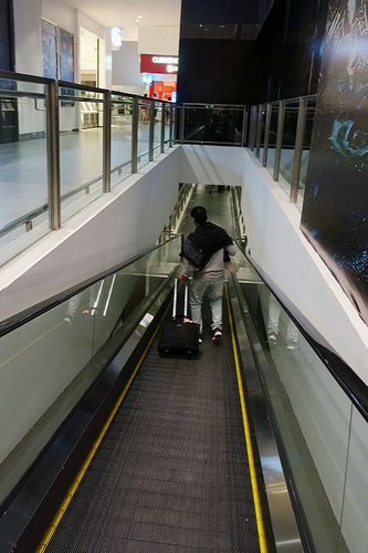 吉隆坡机场附近酒店Tune Hotel Klia2 在哪?如何从机场走到酒店