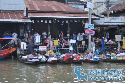 曼谷附近的本地水上市场-Amphawa水上市场