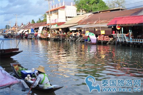 曼谷附近的本地水上市场-Amphawa水上市场