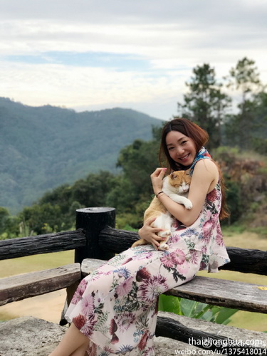 中国超模何穗泰国清迈拍写真