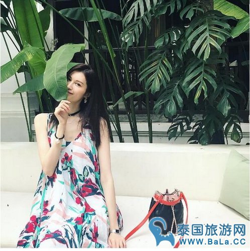 中国超模何穗泰国清迈拍写真