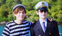 泰星Tao与Kacha海上粉丝见面会 化身帅气船长水手