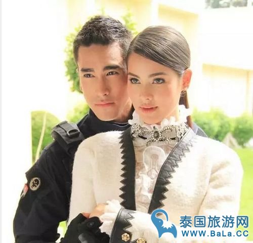 Nadech和Yaya互见家长太频繁  Yaya与家人一起送小手镯给Nadech