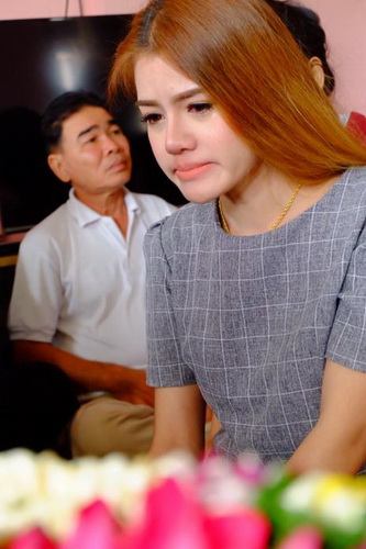   泰国女子与已逝警察男友订冥婚 男友在接女友途中不幸出车祸身亡