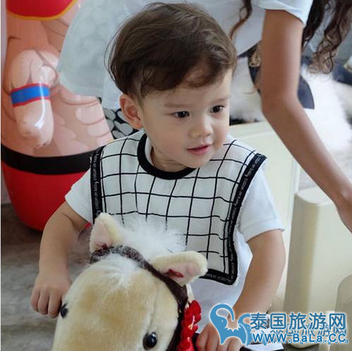 Mike的孩子多大了?Mike的孩子和妈妈个人资料!