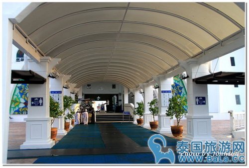 马六甲热门景点:荷兰红屋和基督教