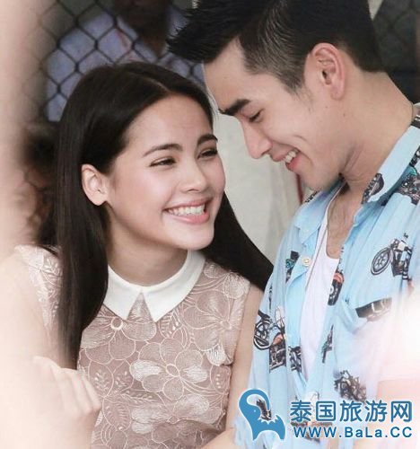 Nadech和yaya不带情侣对戒改戴情侣手环 依然引粉丝激动