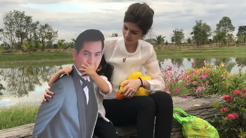 Por逝世一周年 妻子Bow爱女亲父亲相片寄托思念